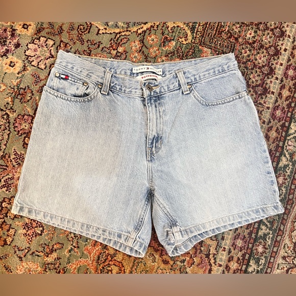 FINAL PRICE Light Wash Tommy Hilfigure Shorts - Picture 1 of 7